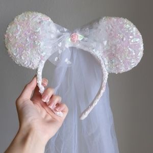 Minnie Mouse Bride Ears with Veil